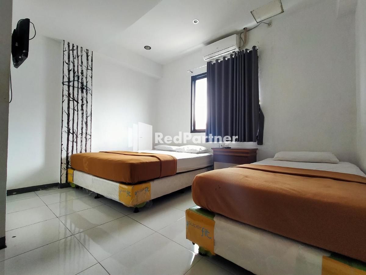 Hotel Ayu Lestari Ternate Redpartner Exterior photo