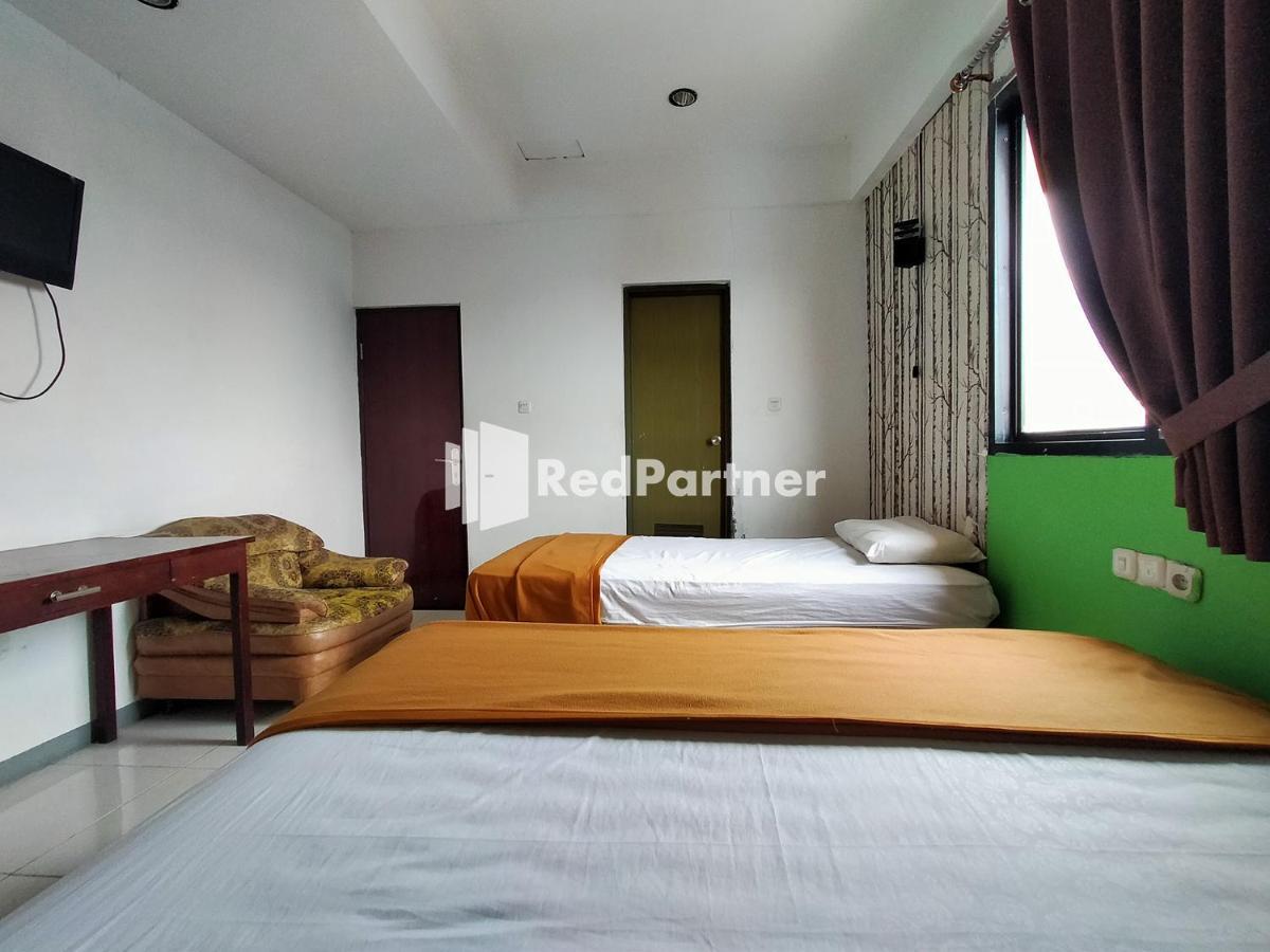 Hotel Ayu Lestari Ternate Redpartner Exterior photo